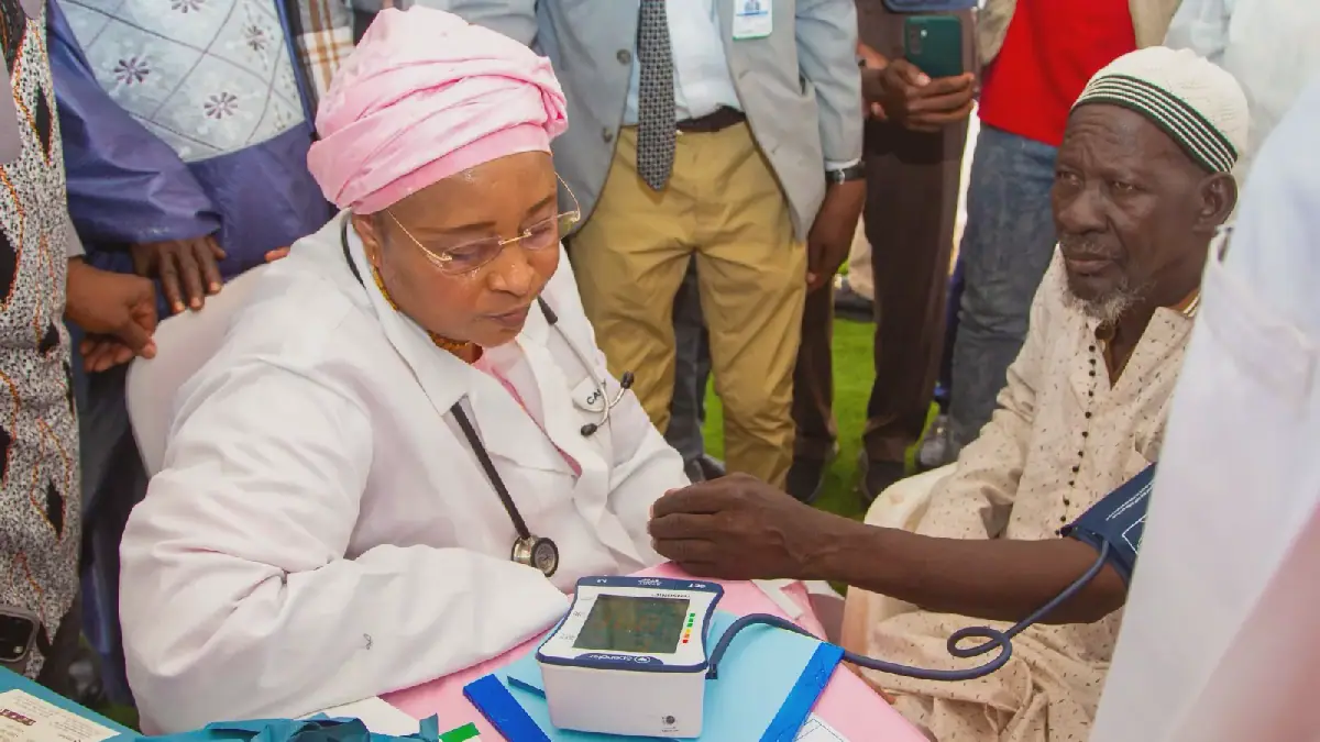 Consultations médicales gratuites: Assa Badiallo Touré renouvelle l'opération en faveur des personnes vulnérables