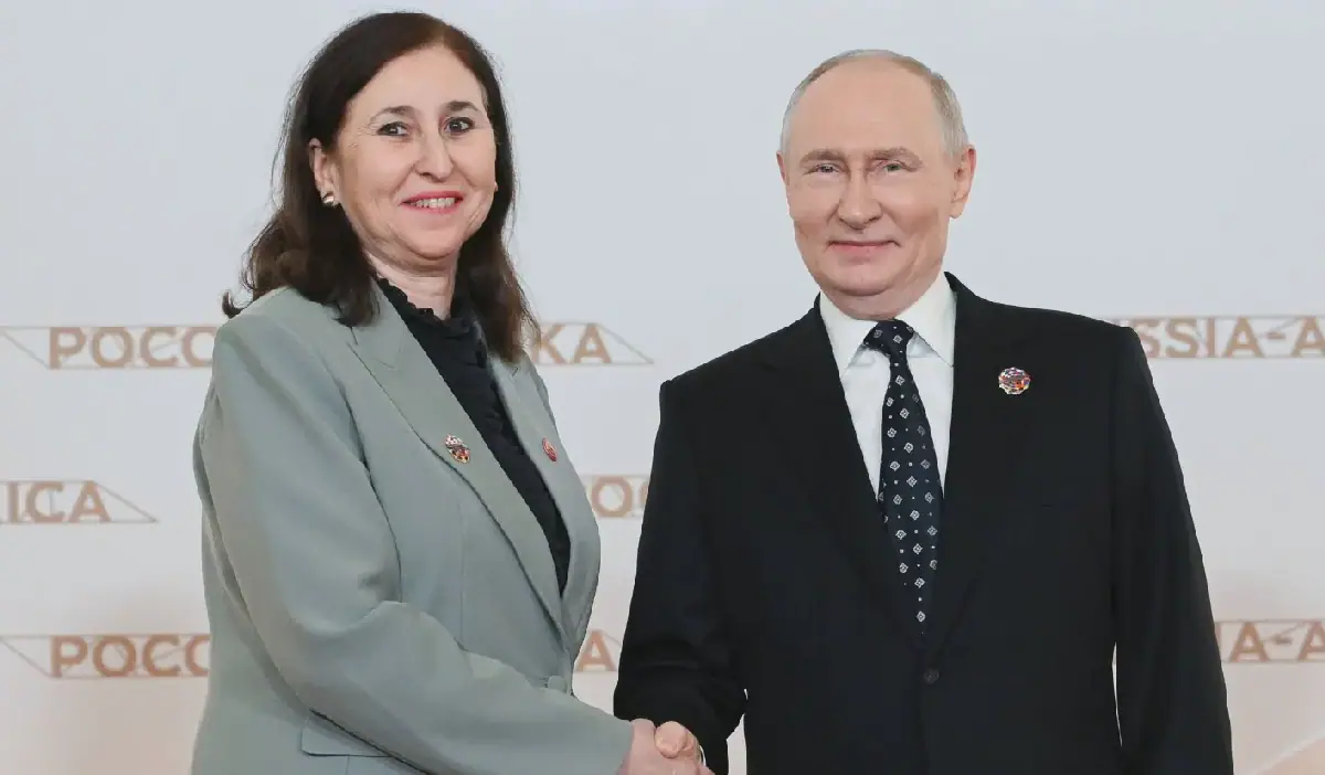 Tunisian Prime Minister Meets Russian President at African Summit