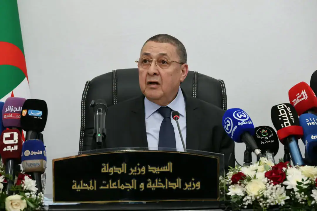 Algerian Interior Minister Oversees Installation of New Governors