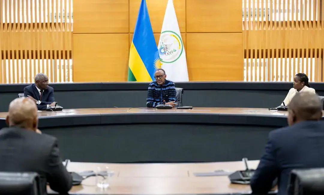 Kagame, African Entrepreneurs Discuss Digital Payment Advancements