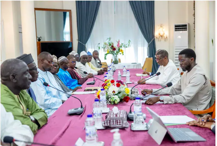 Senegal's President Faye Meets with Chamber of Trades Leaders