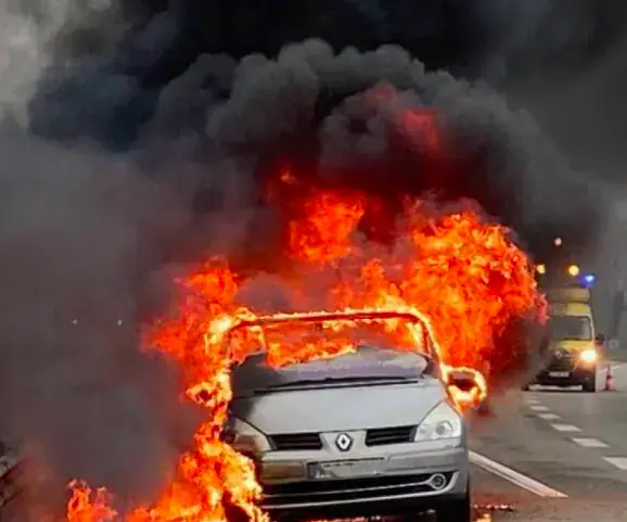 Vehicle Catches Fire on Senegal's Toll Road