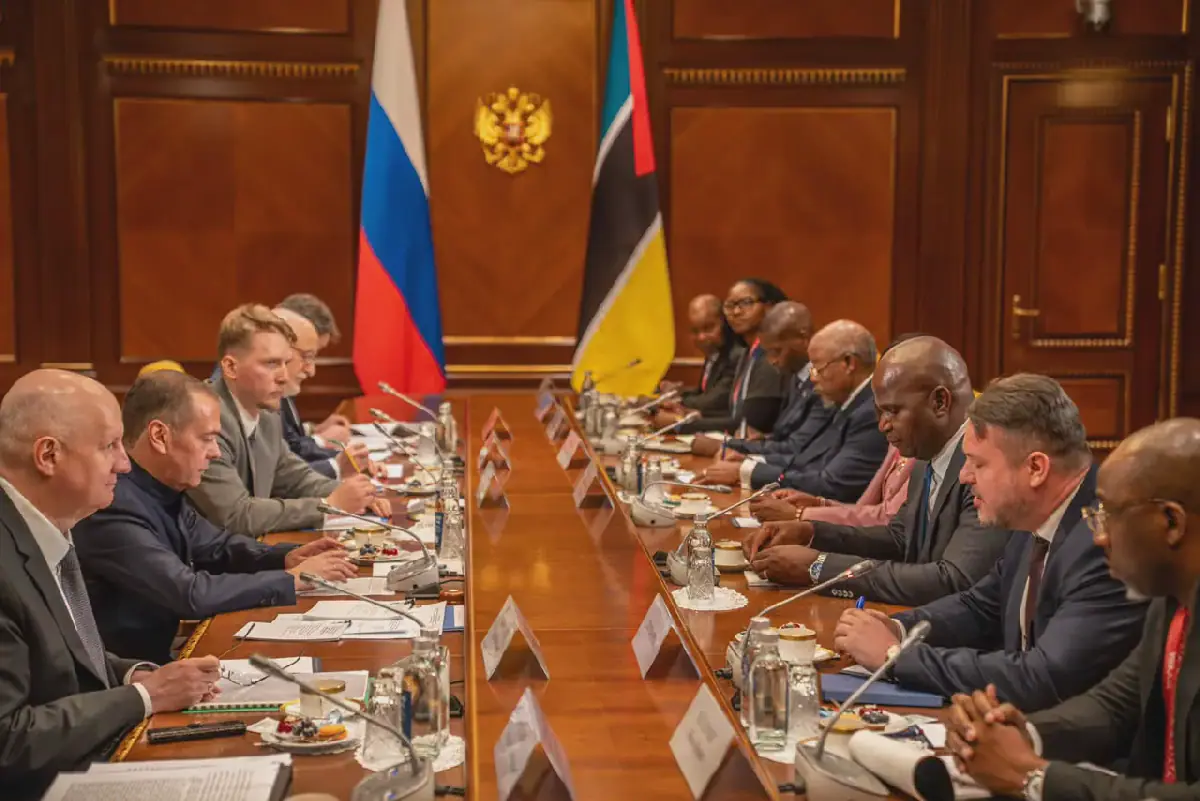 Moçambique e Rússia estreitam cooperação e analisam expansão das relações económicas