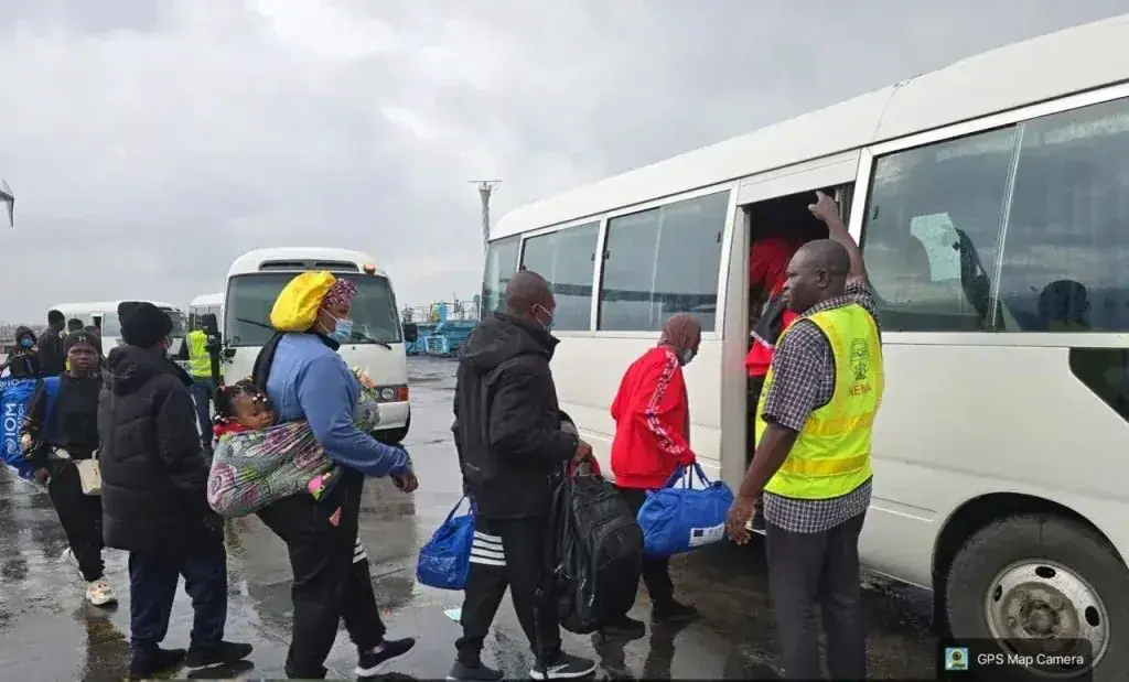 FG receives 180 Nigerian returnees from Libya