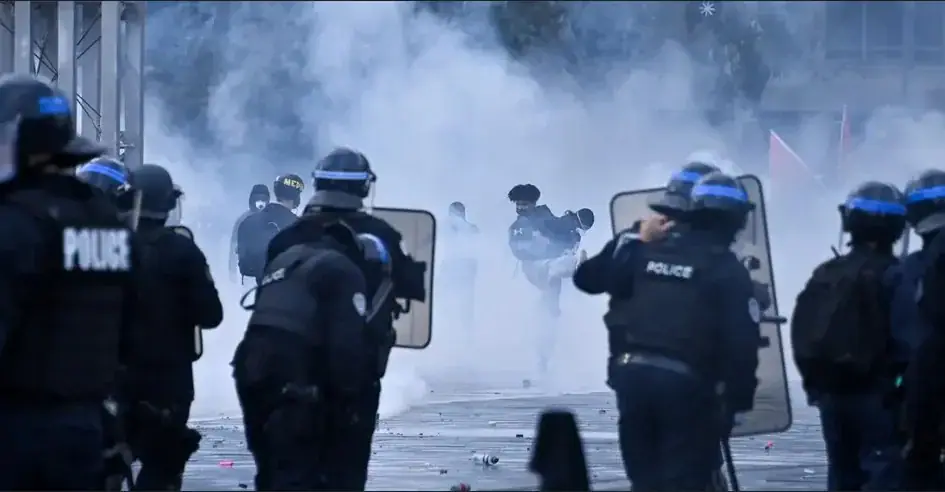 France Senate backs bill to fine protesters up to Sh1.45 million for riot damage