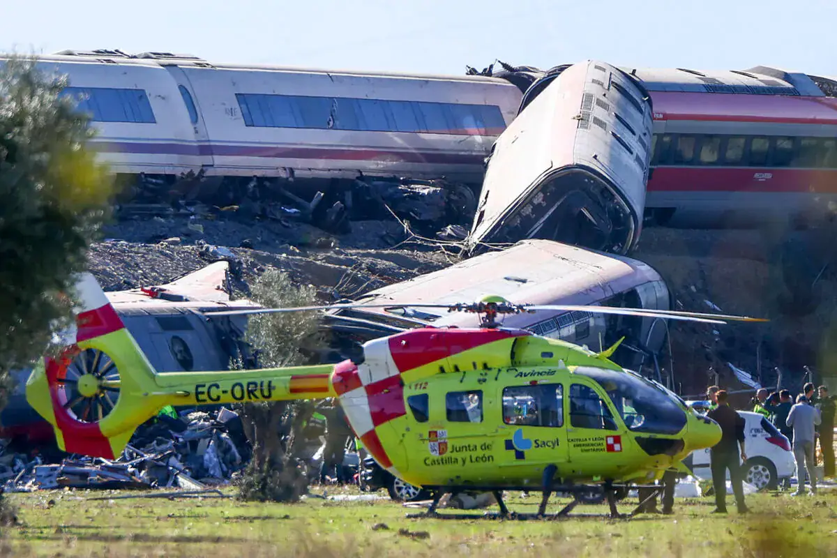Tragédia ferroviária em Espanha: dezenas de mortos em acidente de alta velocidade