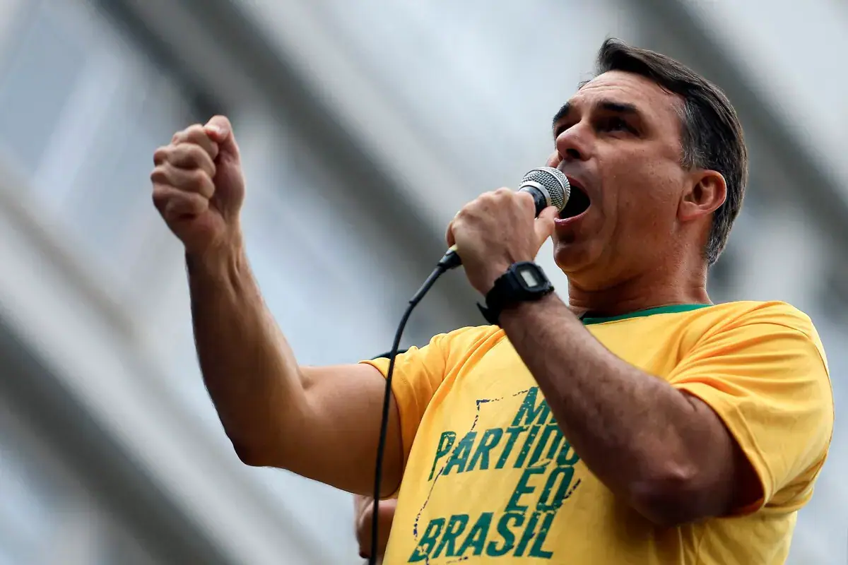 Flávio Bolsonaro Flee to US Amid Corruption Allegations