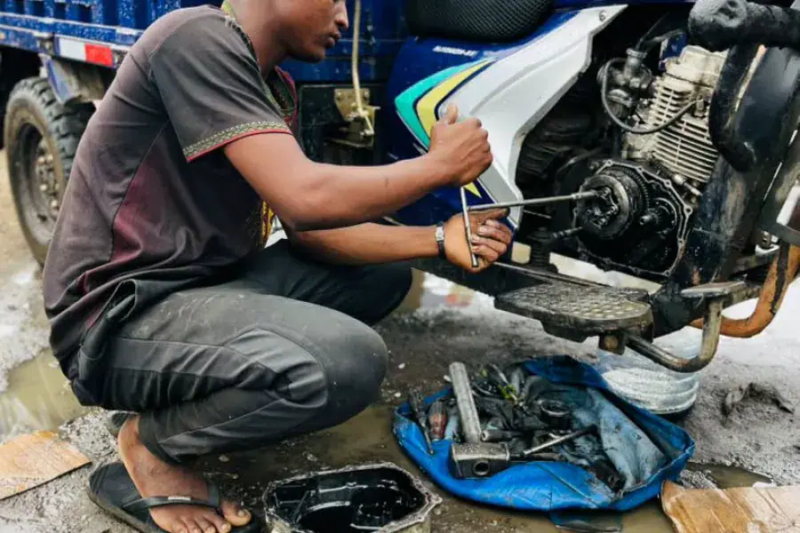 Mali's Modibo Diallo: A Young Mechanic Revolutionizing His Trade in Bamako