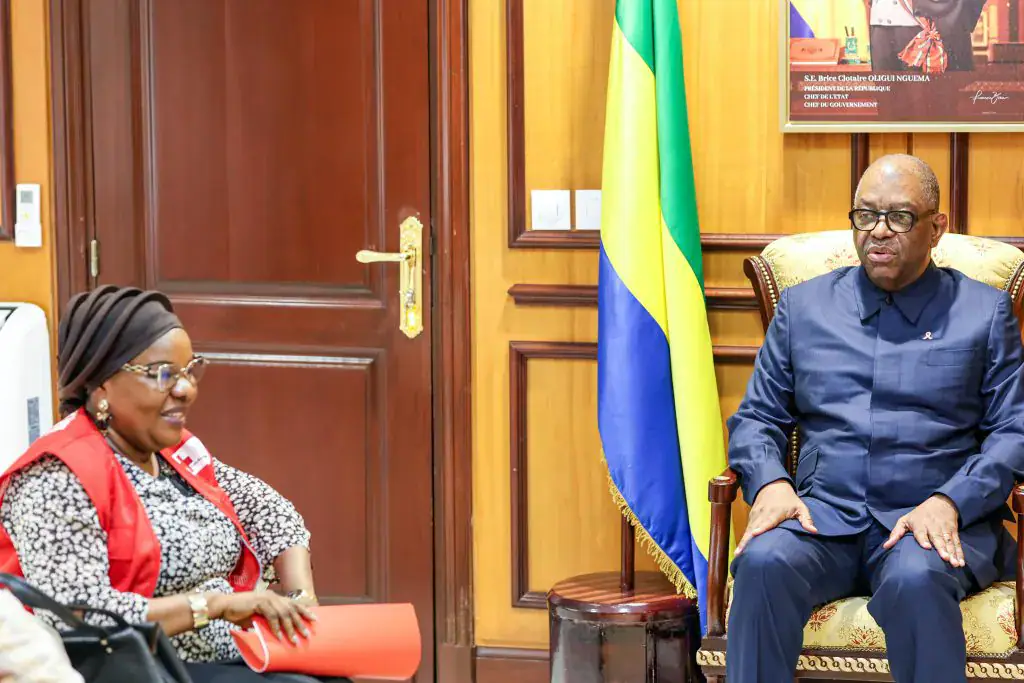 Gabon : la Croix-Rouge présente ses missions et ses défis au vice-président Alexandre Barro Chambrier