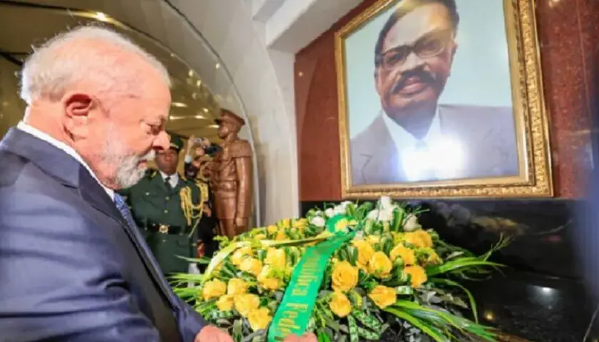 Presidente de Angola felicita Lula da Silva por reeleição no Brasil