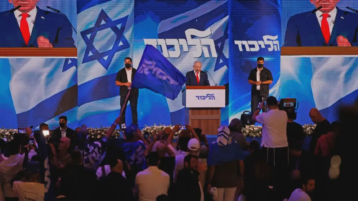 Israël: aucune majorité après dépouillement de la moitié des voix, Netanyahu et son camp en tête