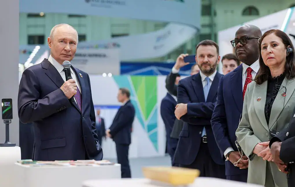 Poutine Proposes Digital Technology Sharing and Tourism Development in Africa