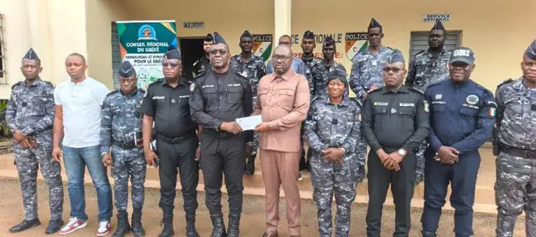 Côte d’Ivoire-AIP/ Gbêkê : le conseil régional renforce les capacités de mobilité des forces de sécurité en offrant 20 000 litres de carburant