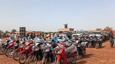 Burkina/Solidarité : El Hadj Sayouba Sawadogo offre des moyens roulants et des infrastructures à la population de Bokin