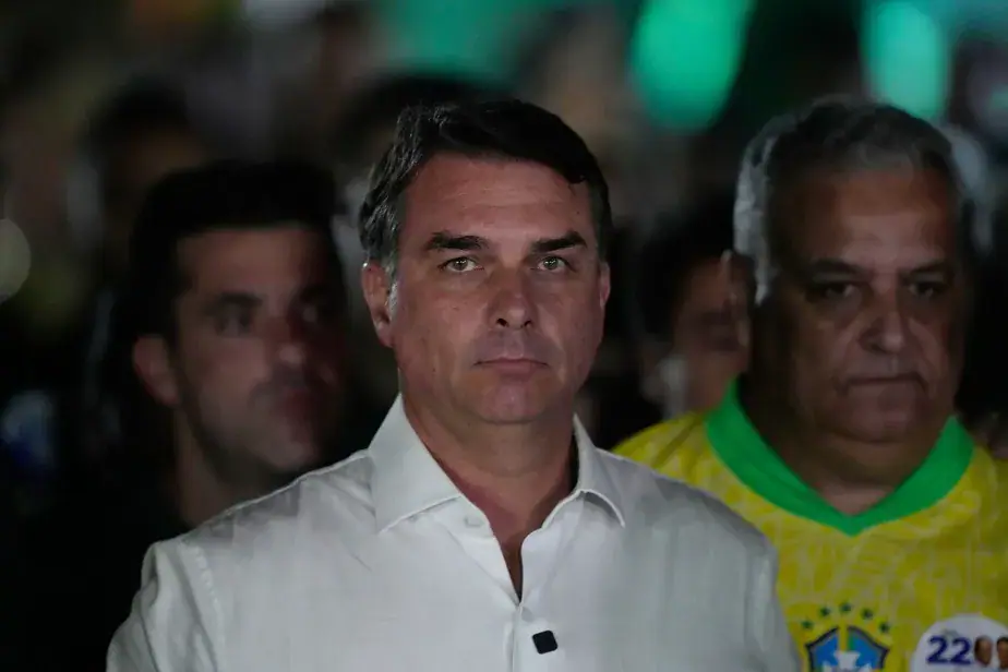 Les passeports de Flávio Bolsonaro annulés après sa défaite électorale