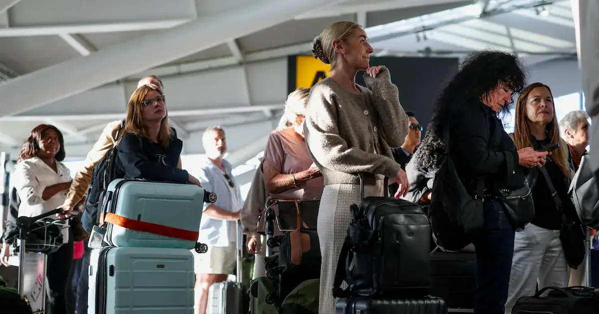 The number of visitors to South Africa dropped by 16.9% to 835,380 between August and September, a 1.3% year on year dip. File picture: REUTERS/Isabel Infantes