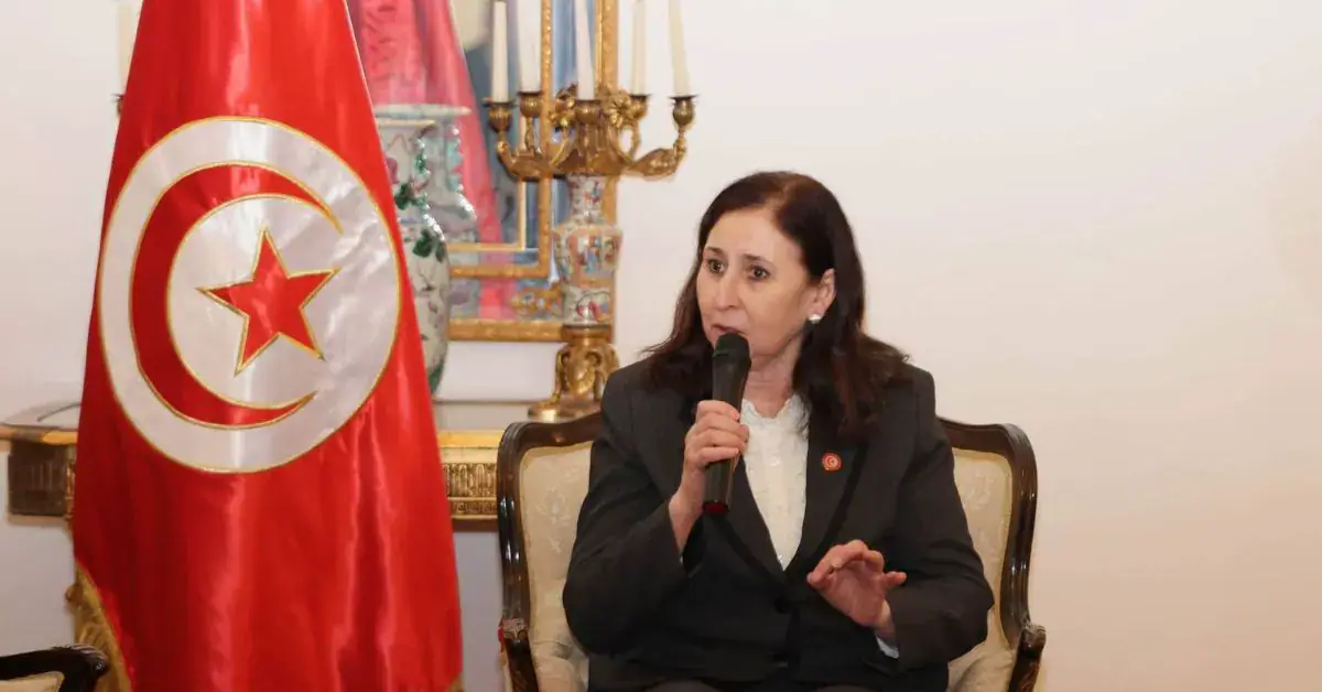 Tunisian Prime Minister Meets with Tunisian Community in Russia