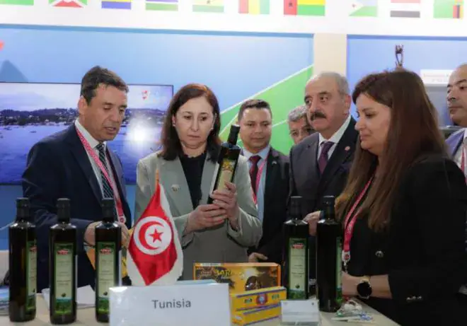 Tunisia's Prime Minister Visits Tunisian Pavilion at Moscow Exhibition