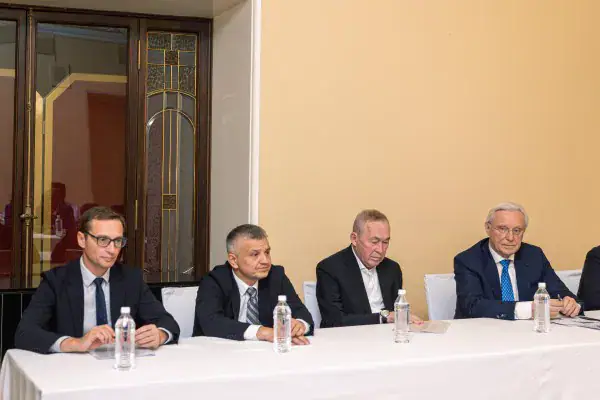 Mali's President Goïta Meets with Kamaz Delegation to Discuss Major Transport Project