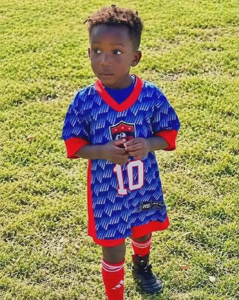 Un enfant de trois ans exclu d'un championnat de football aux États-Unis