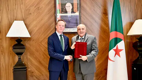 Algerian Foreign Minister Receives New Dutch Ambassador