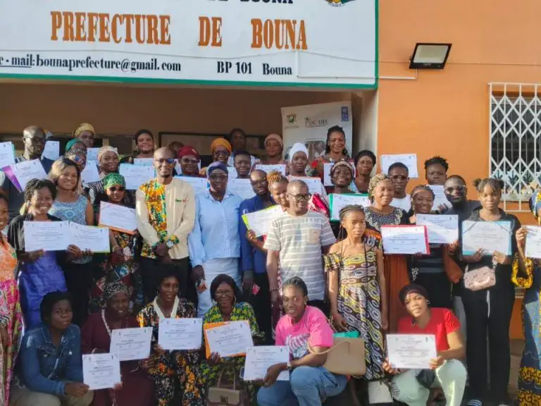 Côte d’Ivoire-AIP/Des attestations de fin de formation pour 30 acteurs économiques outillés au marketing digital à Bouna