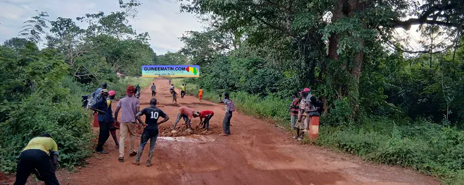 In Guinea, Community Members Rally to Maintain Critical Roadway