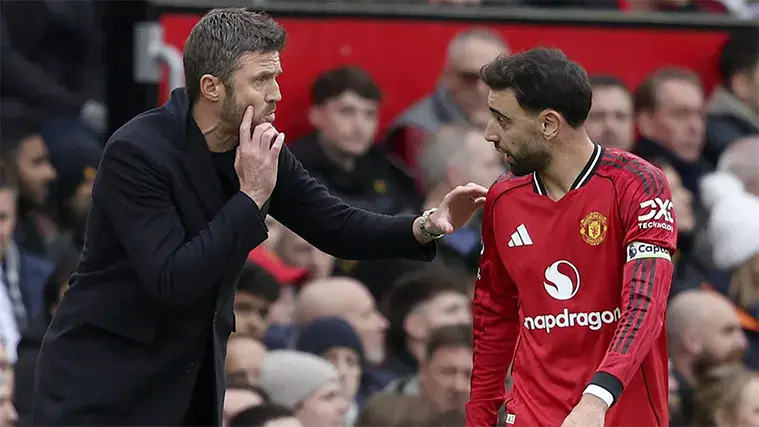 Manchester United's Carrick and Fernandes Hold Clear-The-Air Talks
