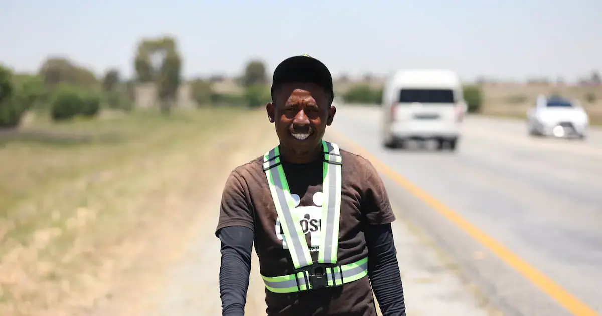 OCTOBER 29 2026 Zolani Zondani walk from Easton Cape to  Johannesburg for healthcare awareness today in N1 South. PHOTO: ANTONIO MUCHAVE