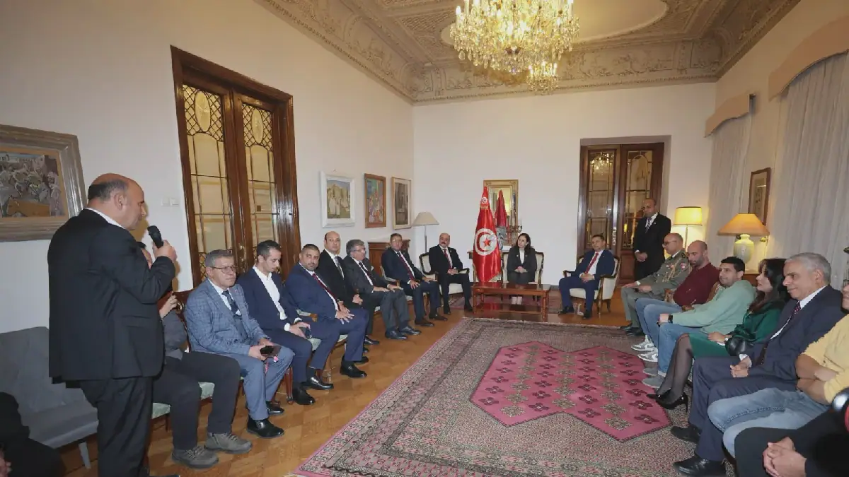 Tunisian Prime Minister Meets with Tunisian Community in Russia