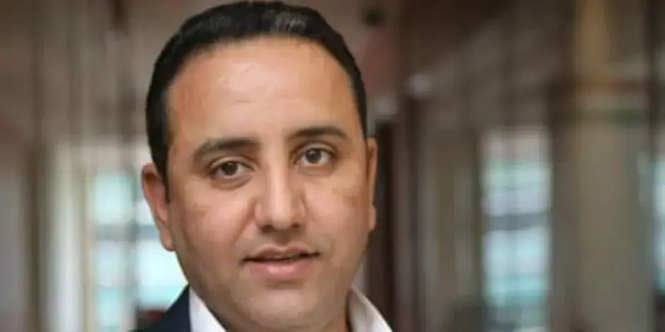 Egyptian Artist's Comments Spark Debate on Public Decency and Responsibility