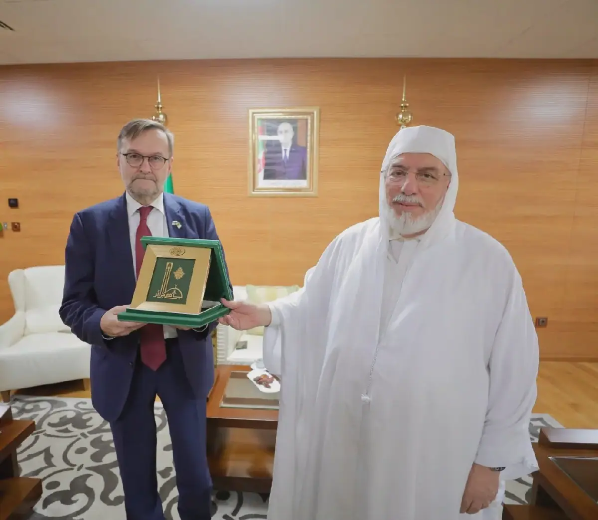 Algerian Minister Receives Finnish Envoy to Sahel and West Africa