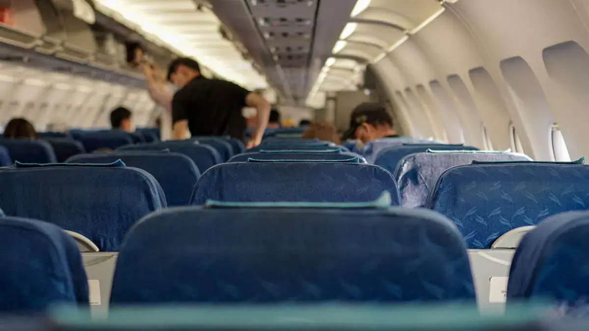US imposes Ebola attestation on international travelers