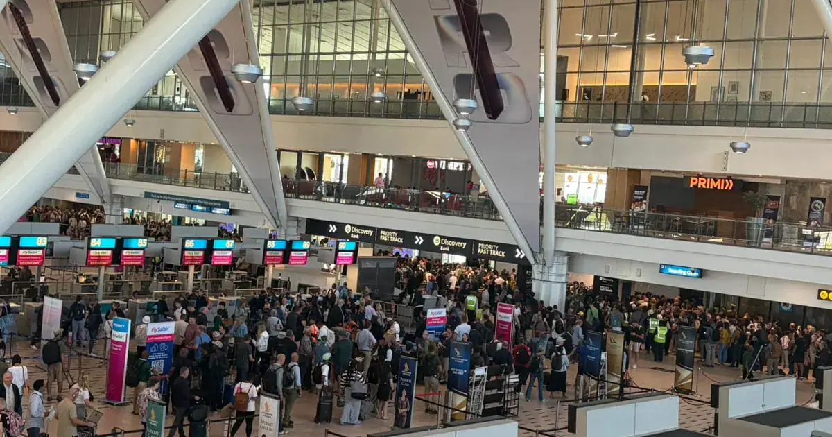 Cape Town International Airport passengers face long queues amid taxi violence