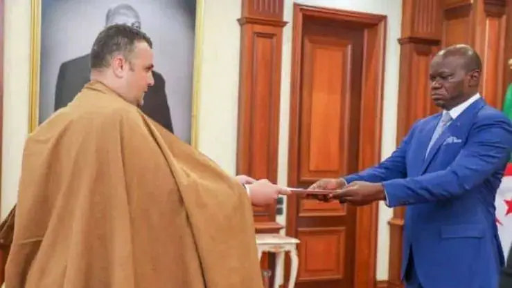 Algerian Ambassador Presents Credentials to Gabonese President