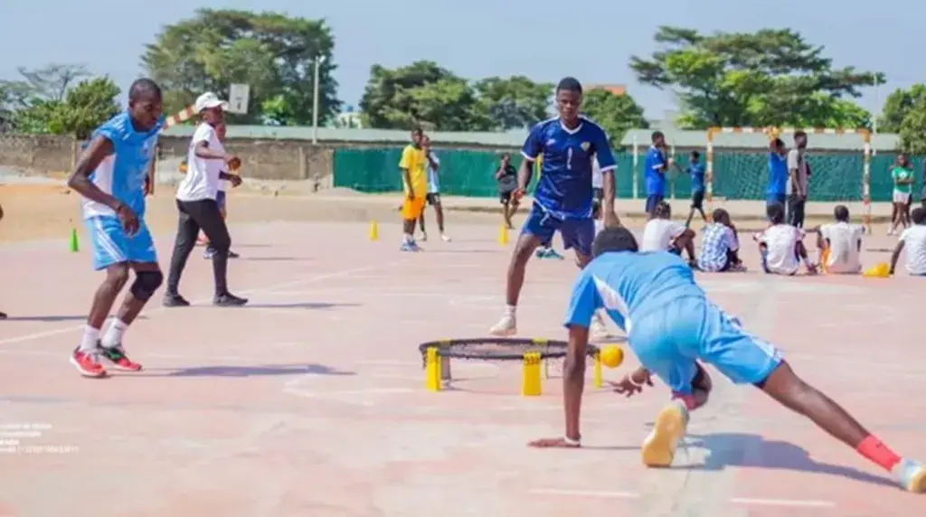 Amazone Sports Men and Gazelles Sports Women Win Regional Roundnet Championship