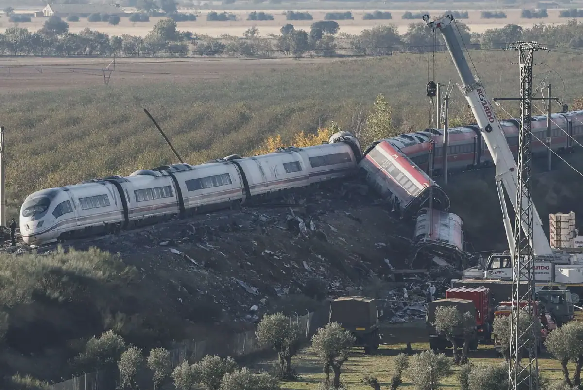 Ministro espanhol rejeita demissão após acidente ferroviário
