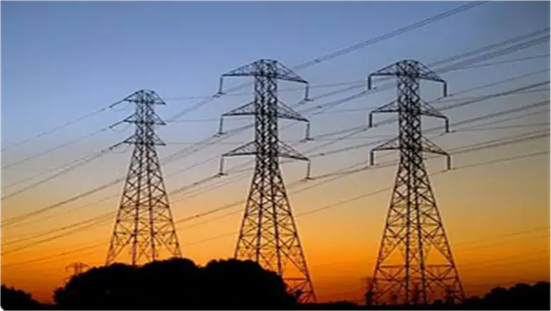 Egyptian Electricity Company Warns Farmers to Keep Equipment Away from Power Lines
