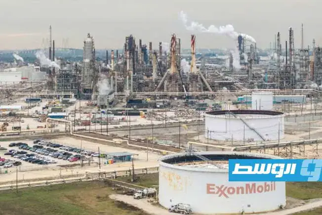 شركات النفط الأميركية تسعى لزيادة إنتاج مصافيها في ظل تراجع الإمدادات