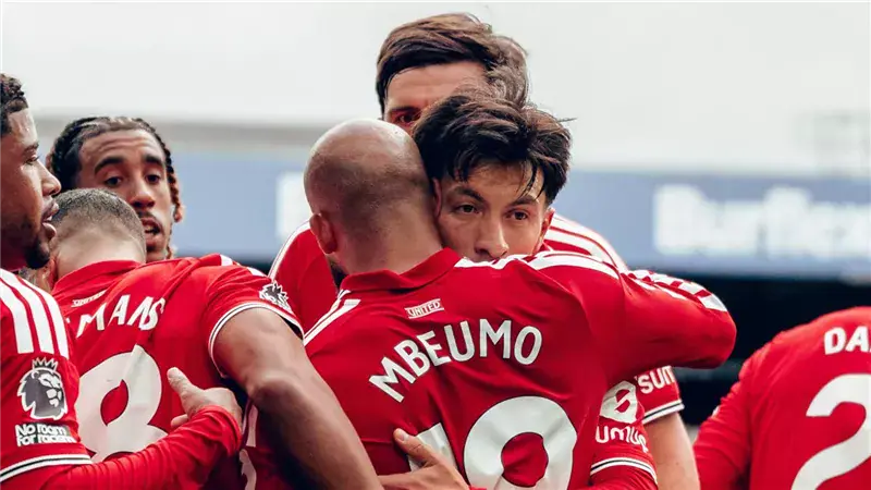 Chelsea Hosts Manchester United in Premier League Showdown
