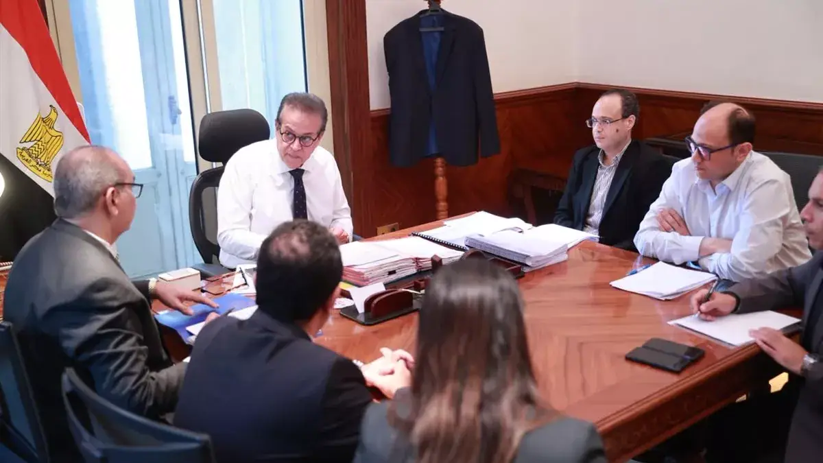 Egyptian Health Minister Discusses Legitimization of Prosthetic Limbs Project