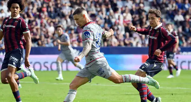 Atletico Madrid beat Levante, top La Liga table