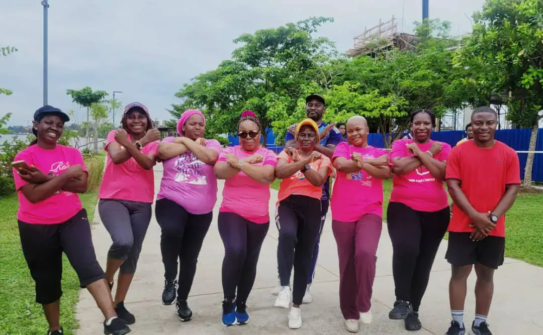 Gabon/Octobre Rose : les femmes de l’APSEG engagées dans la lutte contre les cancers féminins