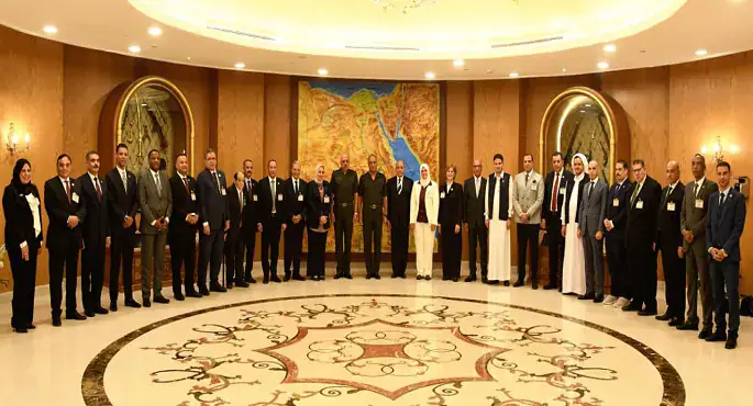 وزير الدفاع والإنتاج الحربى يستقبل وفداً من أعضاء لجنة الدفاع والأمن القومي بمجلس النواب