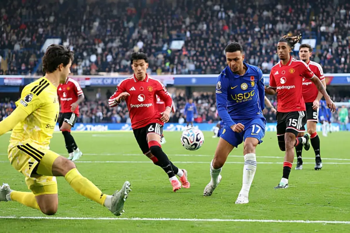 Chelsea Defeat Manchester United to Put Pressure on Carrick