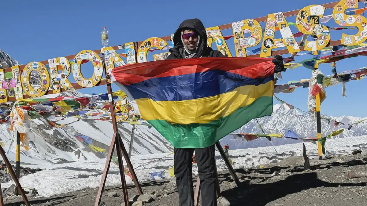 Mauritian Man Plants National Flag at 5,416 Meters in the Himalayas