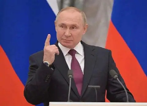 Former Putin Adviser: Russia's Nuclear Update Doesn't Indicate Escalation Plans with Europe