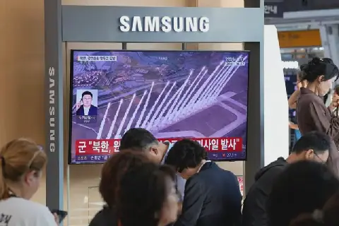 North Korea fires two projectiles into East Sea: Seoul