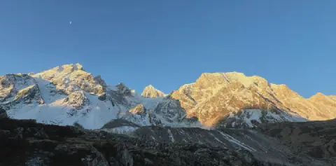 Two Kenyans prepare for Mt. Manaslu summit in Nepal
