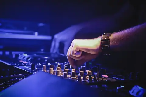 Five Essential Elements for Achieving Success in the Music Industry
